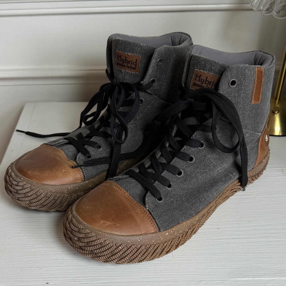 Hybrid Green Label Men's The Wolsey 2.0 High Top Sneakers in Grey/Brown. Size 11